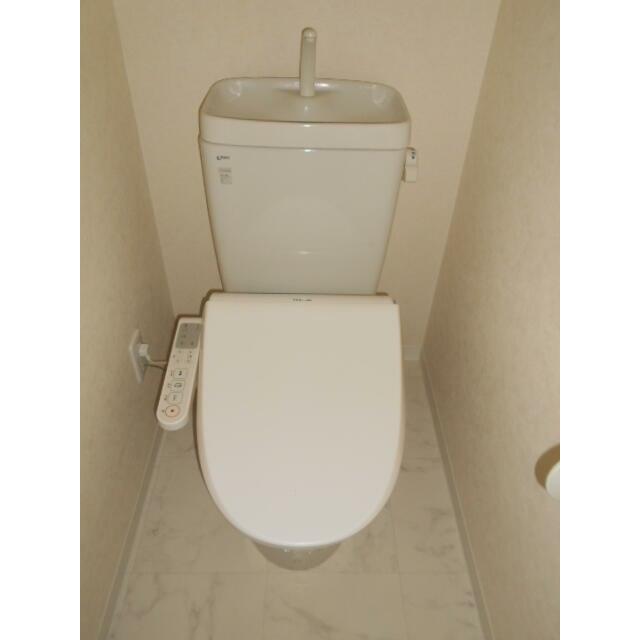 トイレ　参考写真（同物件別部屋）