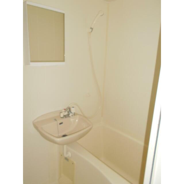 洗面設備　参考写真（同物件別部屋）