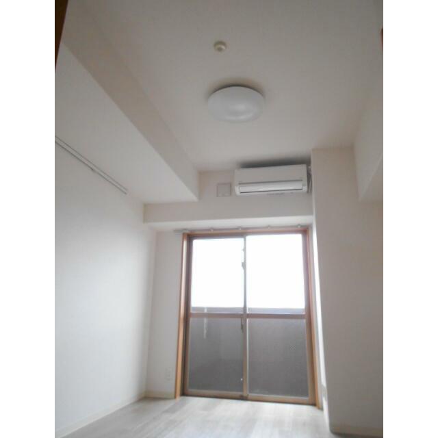 居室・リビング　参考写真（同物件別部屋）