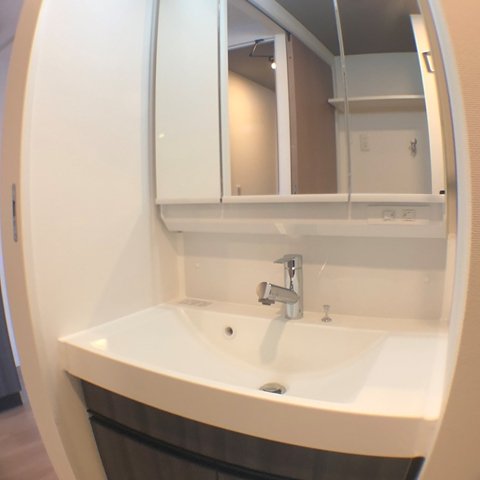 洗面設備　収納付きで便利な洗面台です！