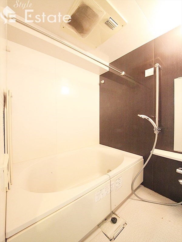 バス・シャワールーム　バスルーム