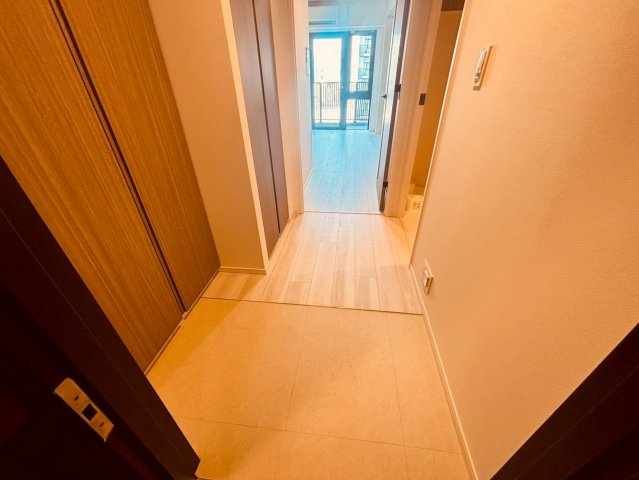 玄関　＊同間取り別部屋参照