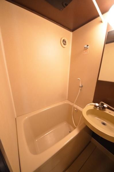 バス・シャワールーム　☆一日の疲れを取る癒しの空間☆