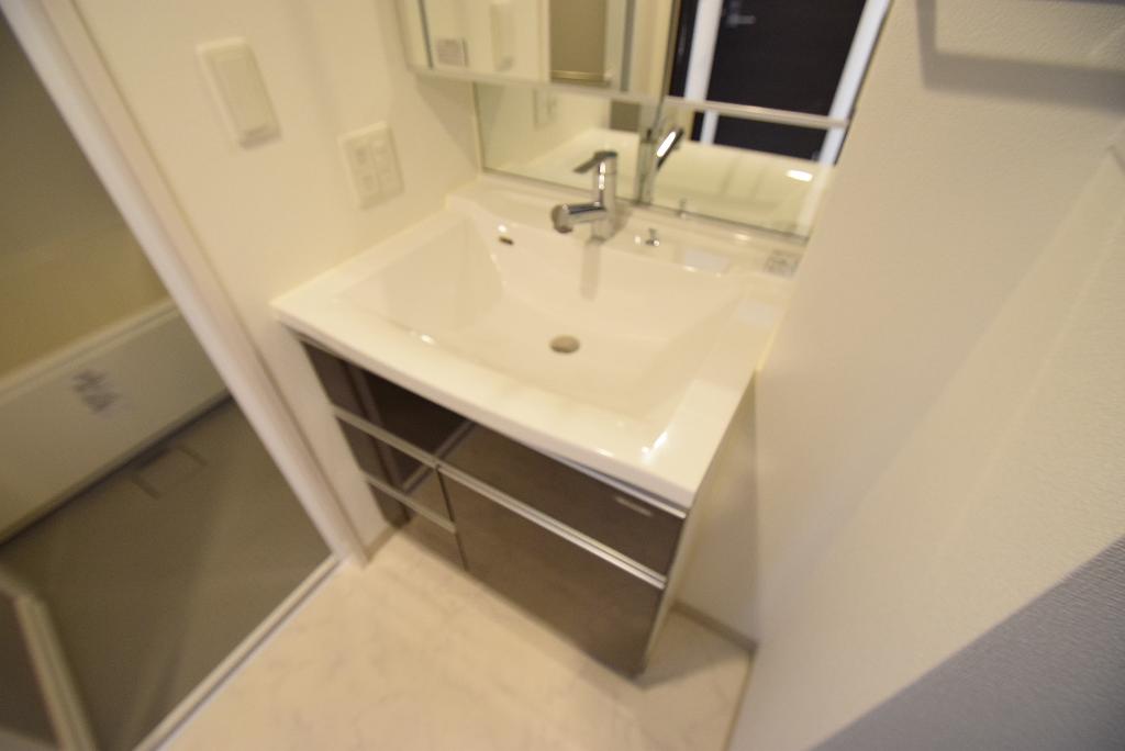 洗面設備　洗髪洗面化粧台