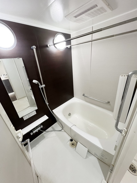 バス・シャワールーム　～足も伸ばしてゆっくり～