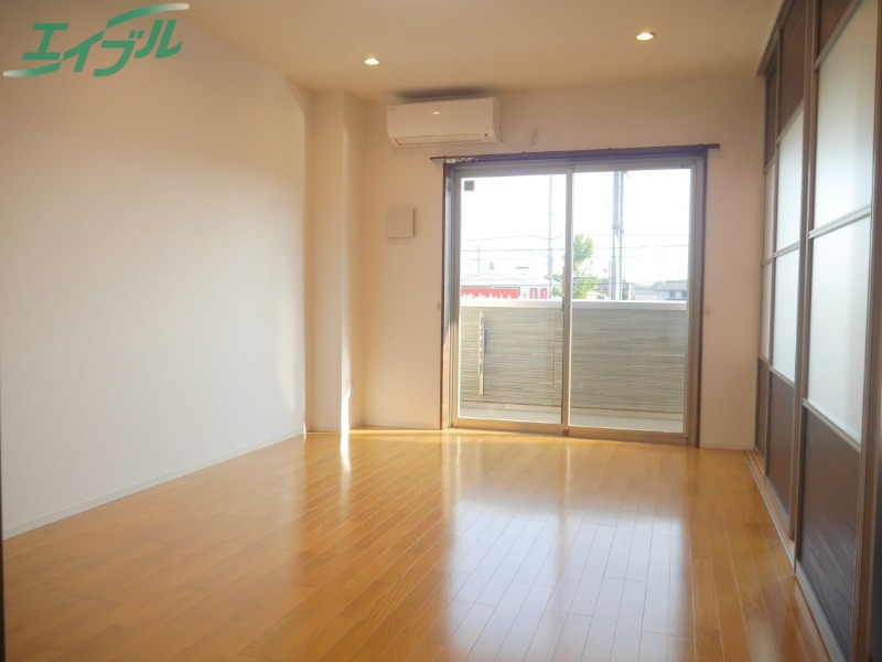 居室・リビング　別部屋参考写真です