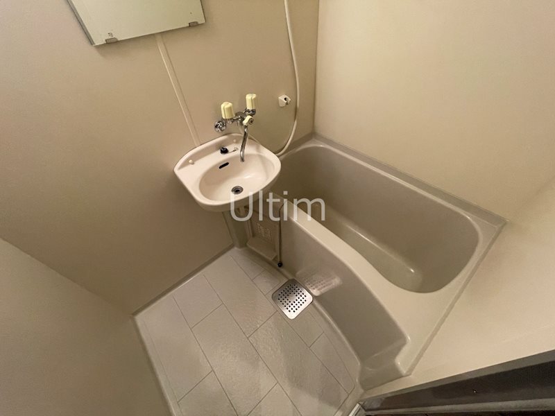 バス・シャワールーム　別部屋のお写真です。ご参考までに！