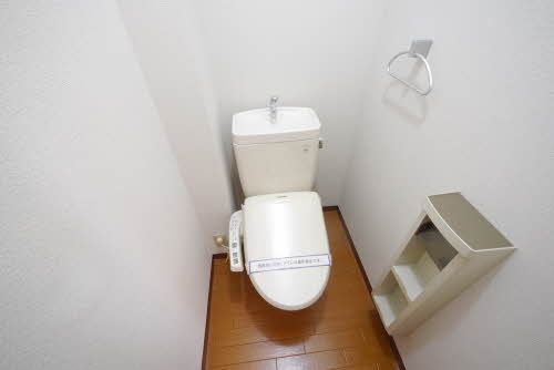 トイレ　温水洗浄便座