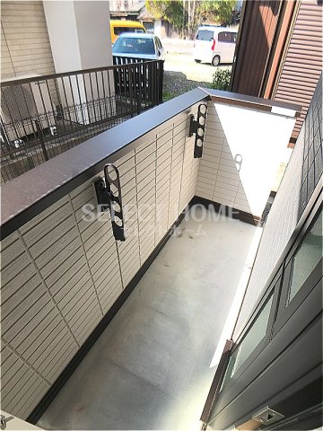 バルコニー　外からの目が気にならないバルコニーで洗濯物が干せます