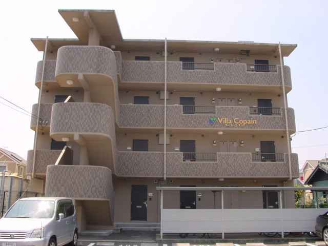 建物外観　鉄筋コンクリート4階建
