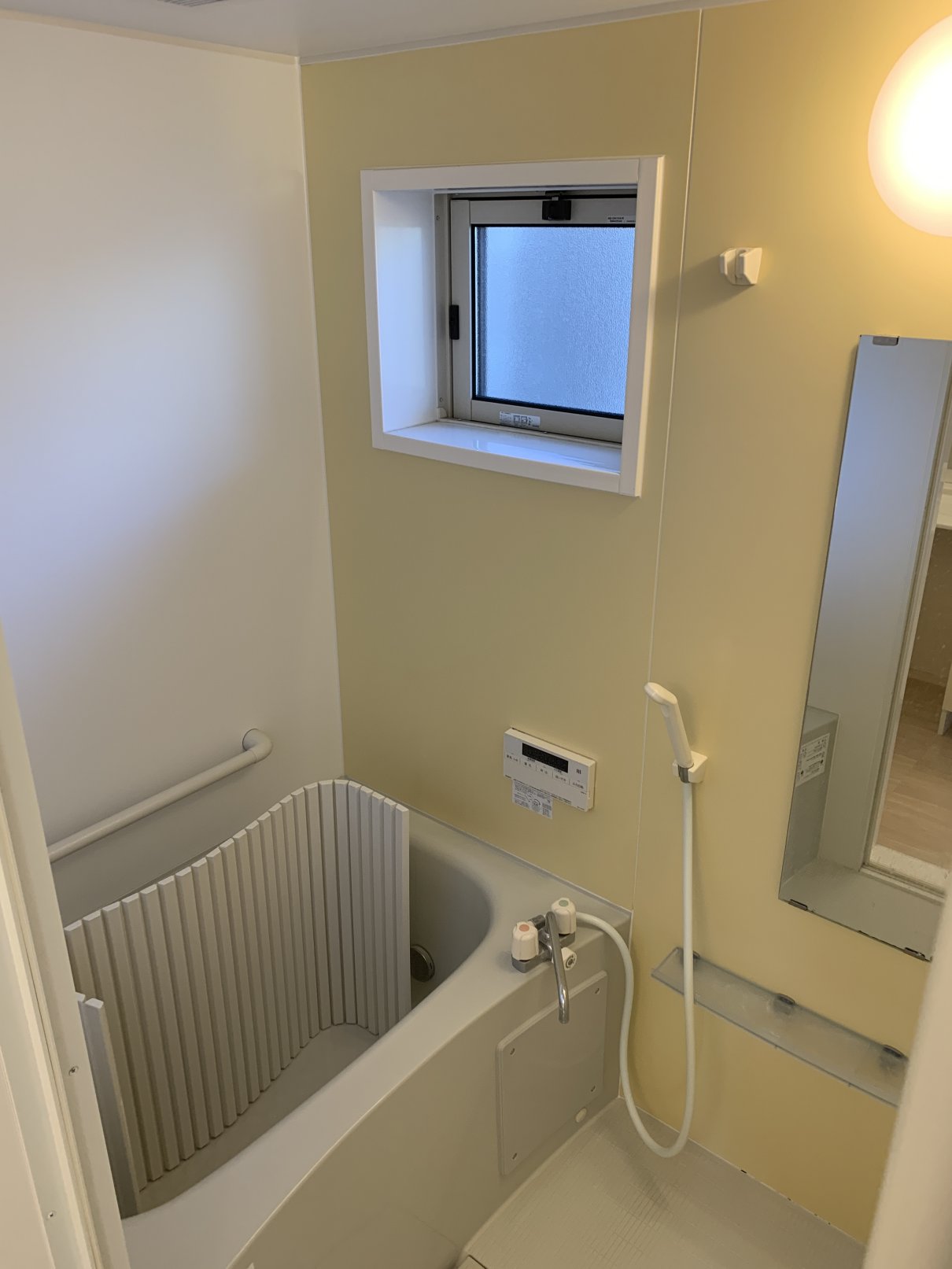 バス・シャワールーム　追焚き付のお風呂