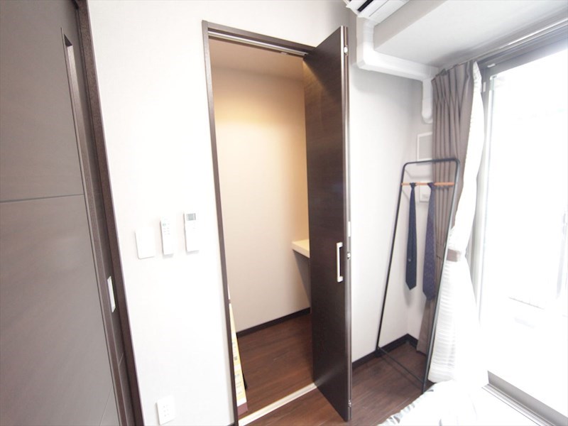 収納　ウォークインクローゼット（収納充実してます）