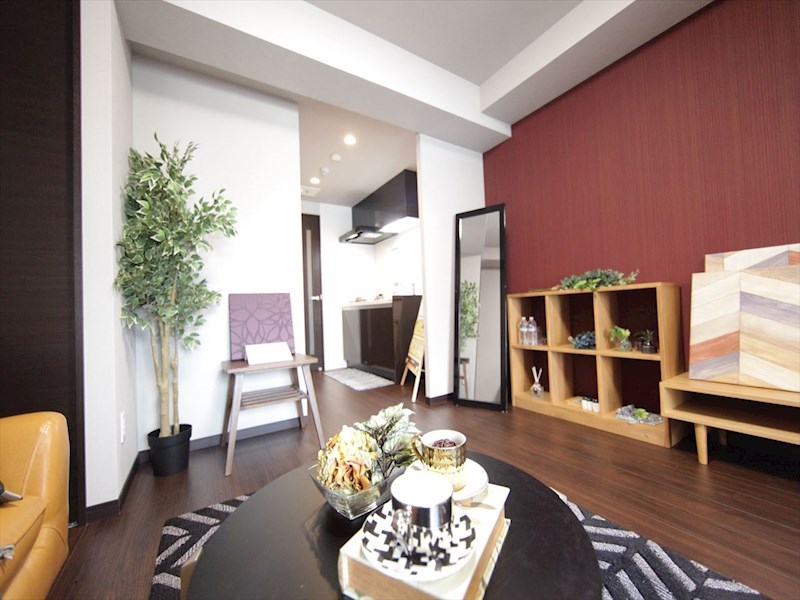 居室・リビング　ＬＤＫ9.6帖　システムキッチン　収納付き