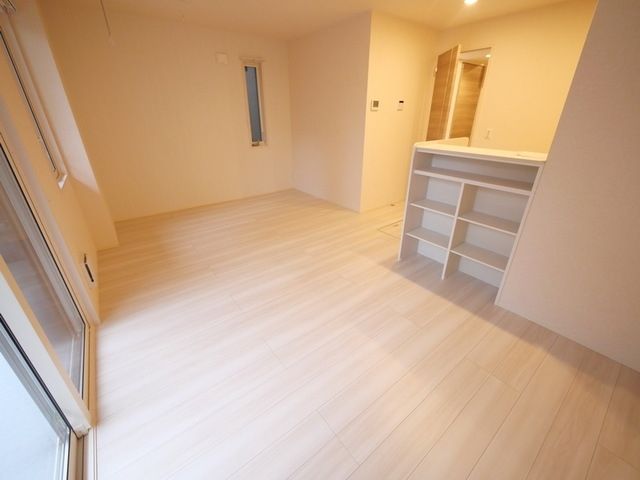 居室・リビング　★お掃除もしやすいフローリングのお部屋です★