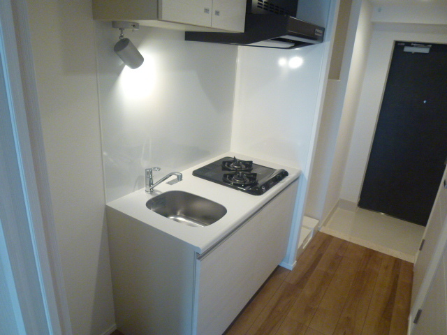 キッチン　同物件705号室撮影