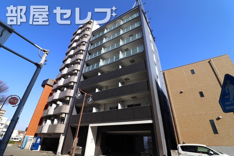 建物外観　８階建ておしゃれなマンション。