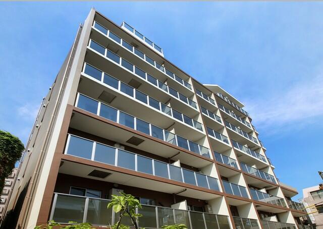 建物外観　８階建てです