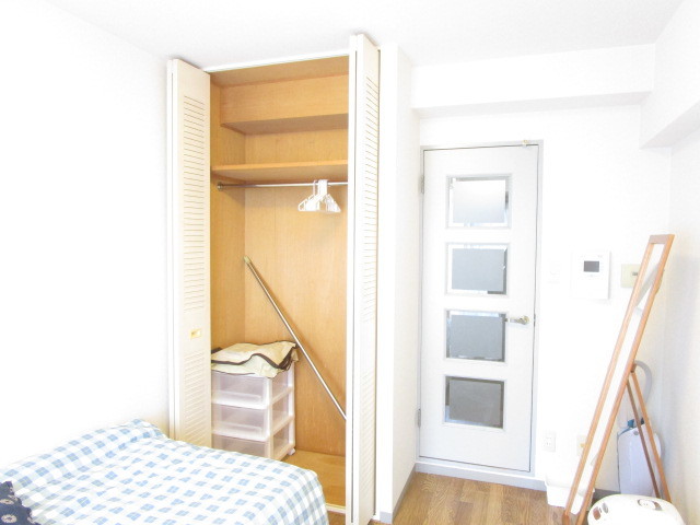 居室・リビング　別号室の参考写真になります。