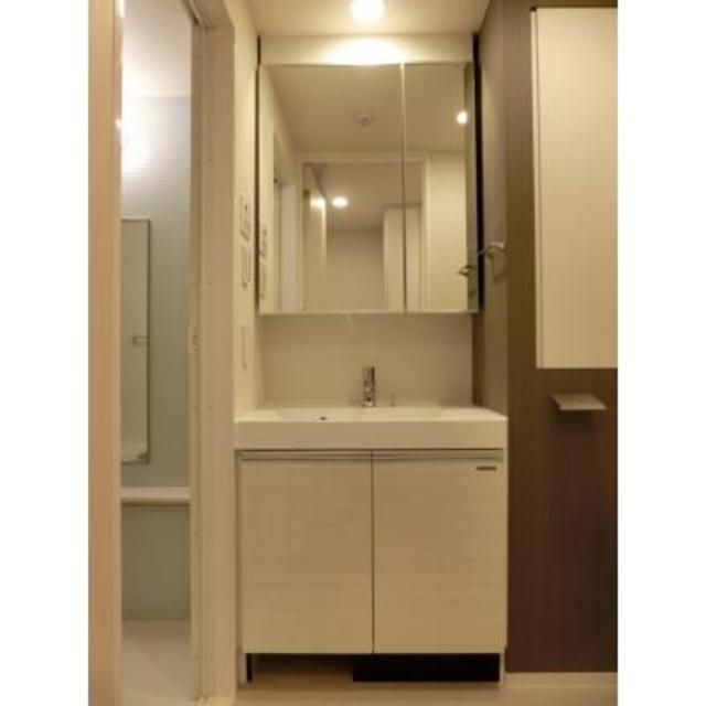 洗面設備　※写真は同タイプ住戸です。