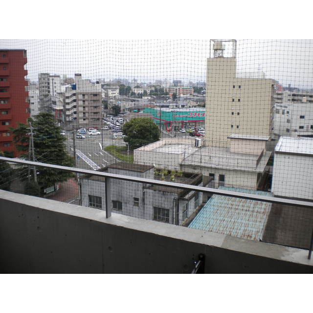 バルコニー　鳩よけネット付き♪