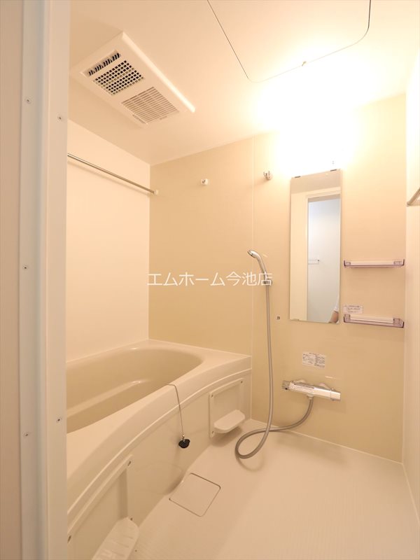 バス・シャワールーム　追い焚き・浴室暖房乾燥機能付バス