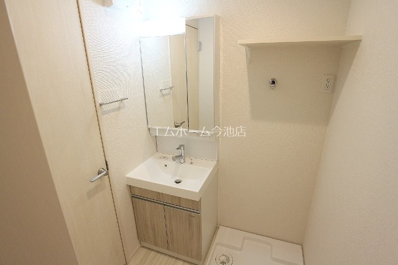 洗面設備　独立洗面台（シャンプードレッサー付）