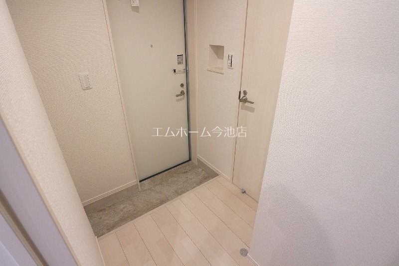 玄関　玄関　シューズボックス充実