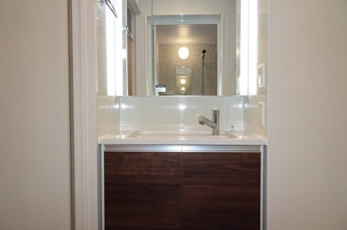 洗面設備　別部屋参照・現状優先