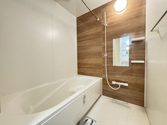 バス・シャワールーム　写真は同建物の別部屋を参考に掲載しております。