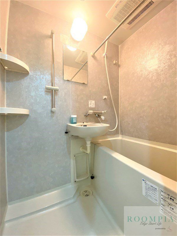 バス・シャワールーム　洗面