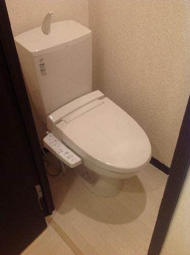 トイレ　温水洗浄便座付き!!