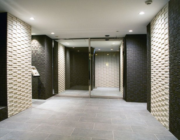 エントランス　清潔なエントランスです