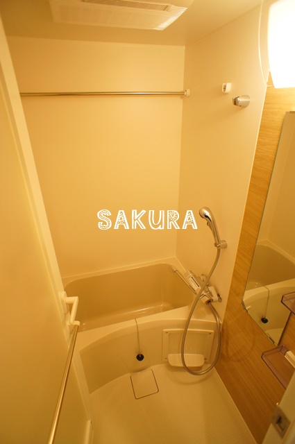 バス・シャワールーム　嬉しい浴室乾燥機付き♪