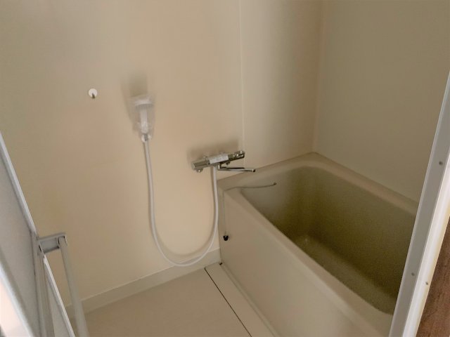 バス・シャワールーム　落ち着いた空間のお風呂です