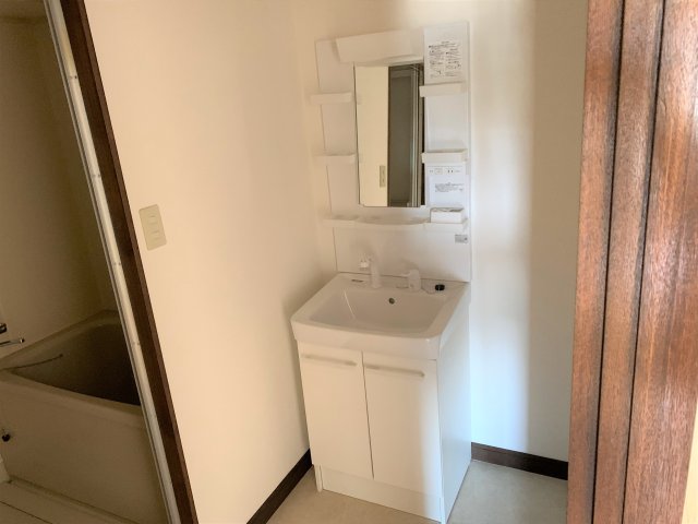 洗面設備　コンパクトで使いやすい洗面所