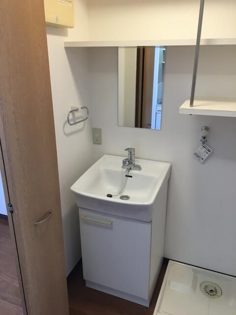 洗面設備　※別部屋の参考写真です。