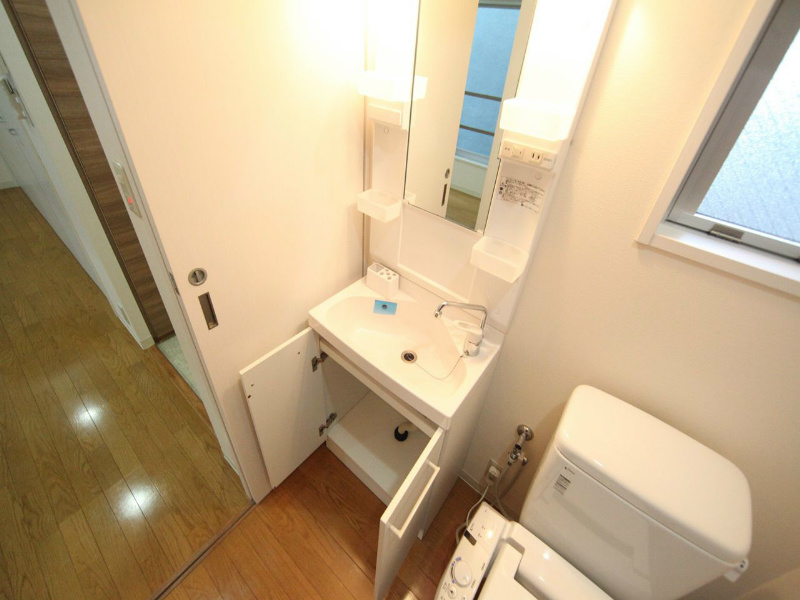 洗面設備　独立洗面台　室内洗濯機置き場　窓付（換気良好）