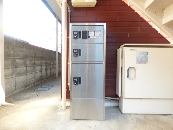 エントランス　宅配ボックスあり