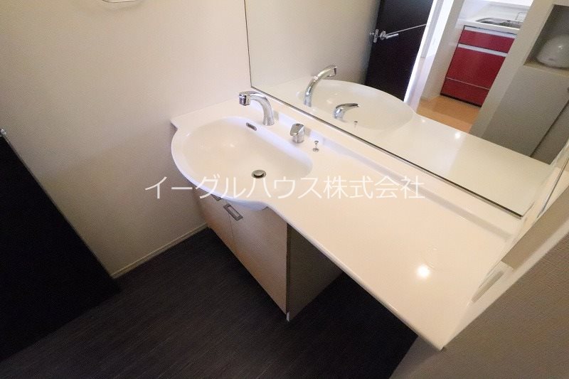洗面設備　居住中の為別部屋写真使用