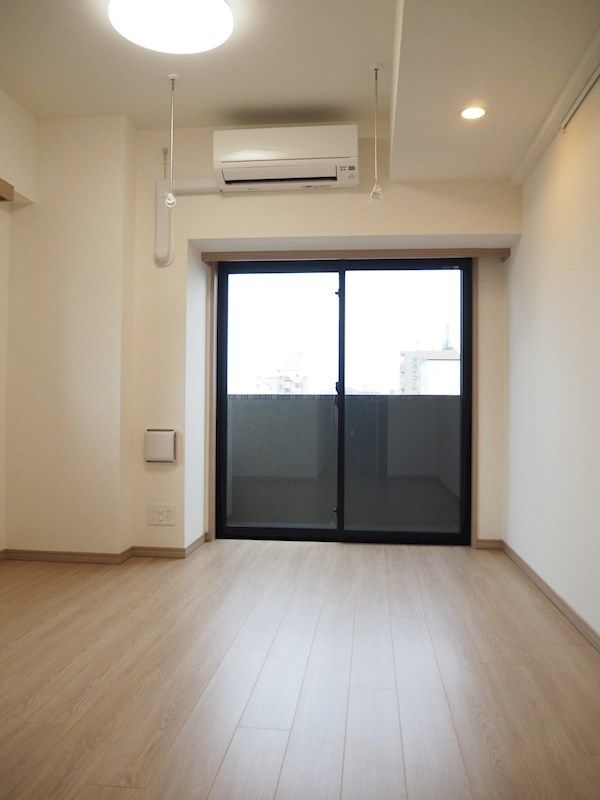 居室・リビング　☆明るい洋室☆