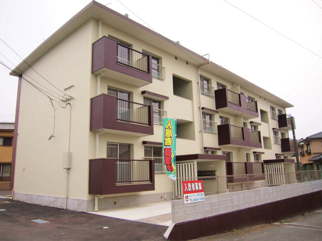 建物外観　落ち着いた雰囲気の外観です