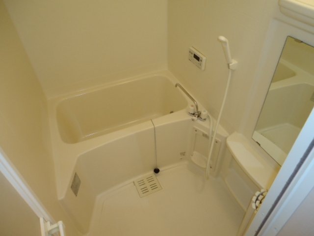 バス・シャワールーム　同物件別号室のものです。