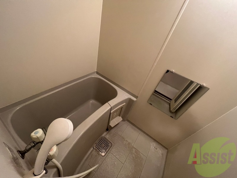 バス・シャワールーム　お風呂になります。一日の疲れを癒してくださいね。