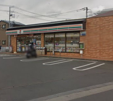 コンビニ　セブンイレブン（コンビニ）まで290m