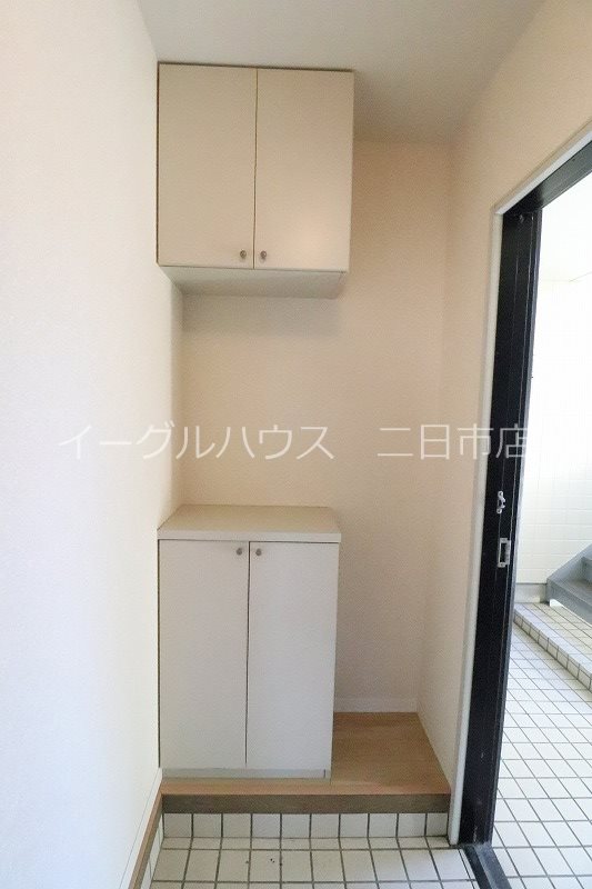 玄関　別部屋写真使用