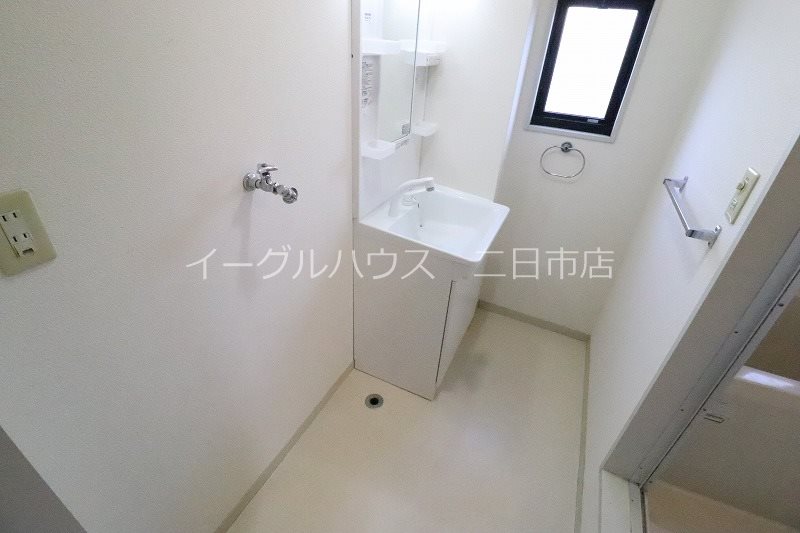 洗面設備　別部屋写真使用