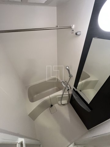 バス・シャワールーム　エスリード難波ザ・ゲート　浴室