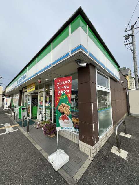 コンビニ　ファミリーマート　西脇上野店（コンビニ）まで608m