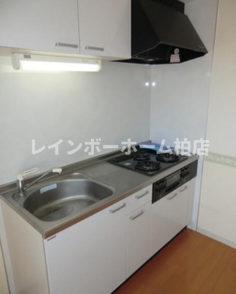 キッチン　コンパクトなキッチンで掃除もラクラク