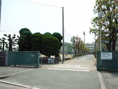 高校・高専　布施工科高校（高校・高専）まで620m